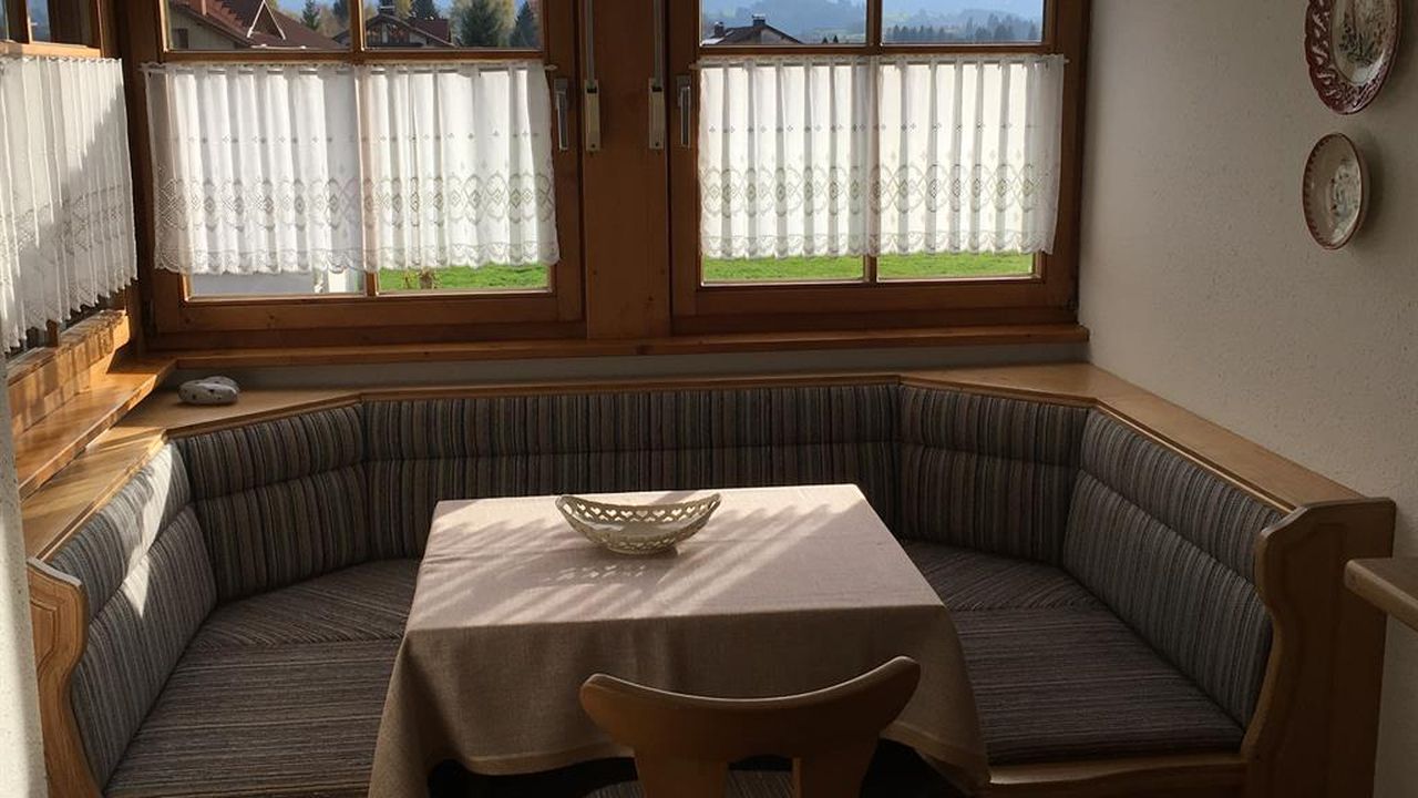 2-Zi.-FeWos, Esserker 2-Zi.-FeWos, Esserker